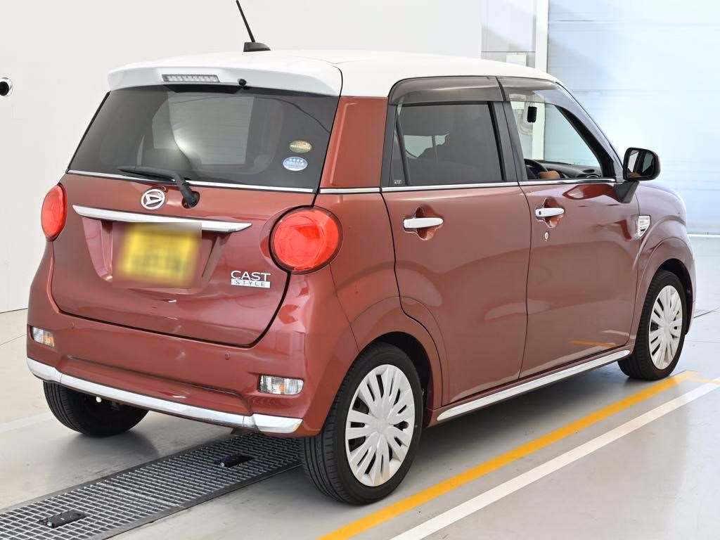 DAIHATSU CAST