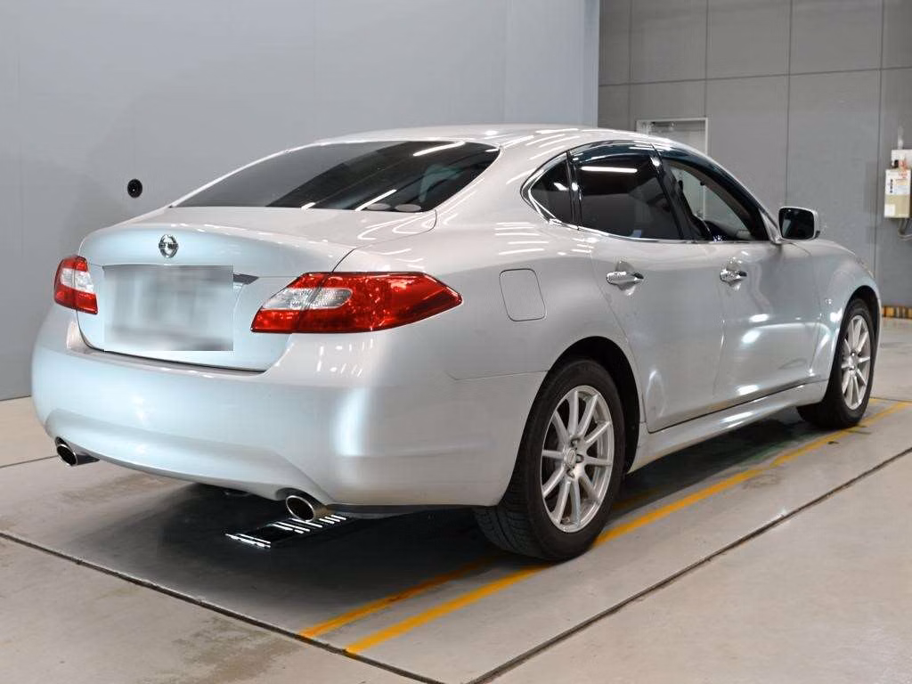 NISSAN FUGA