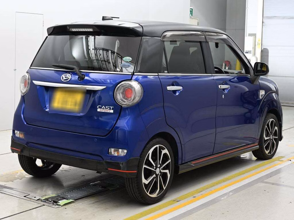 DAIHATSU CAST
