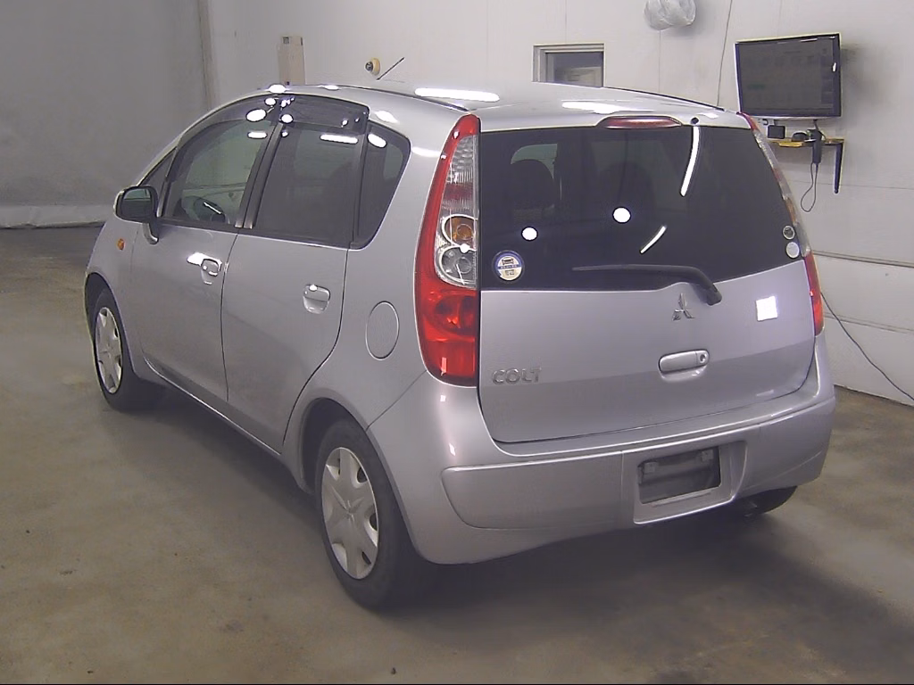 MITSUBISHI COLT