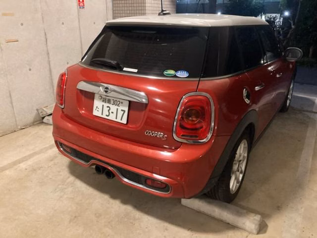 MINI HATCH