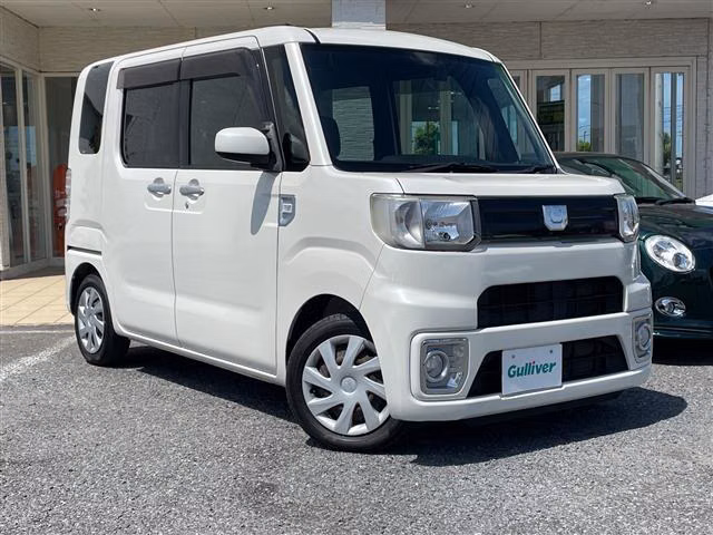 DAIHATSU WAKE