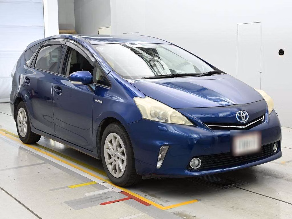 TOYOTA PRIUS ALPHA