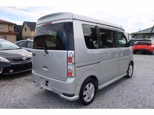 MITSUBISHI TOWN BOX