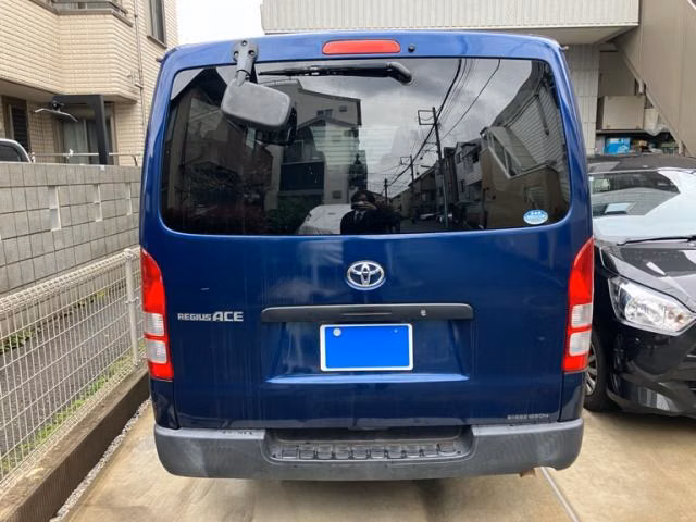 TOYOTA REGIUS ACE