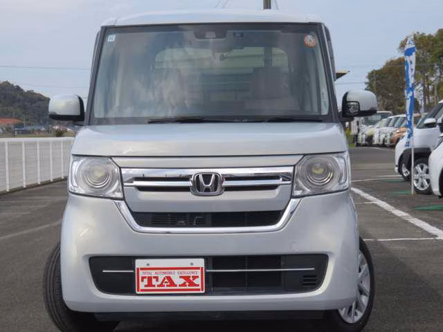 HONDA N-BOX
