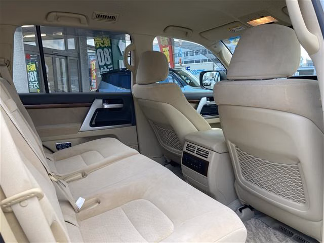 TOYOTA LAND CRUISER
