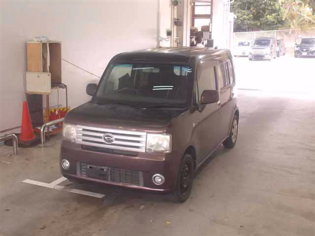 DAIHATSU MOVE CONTE
