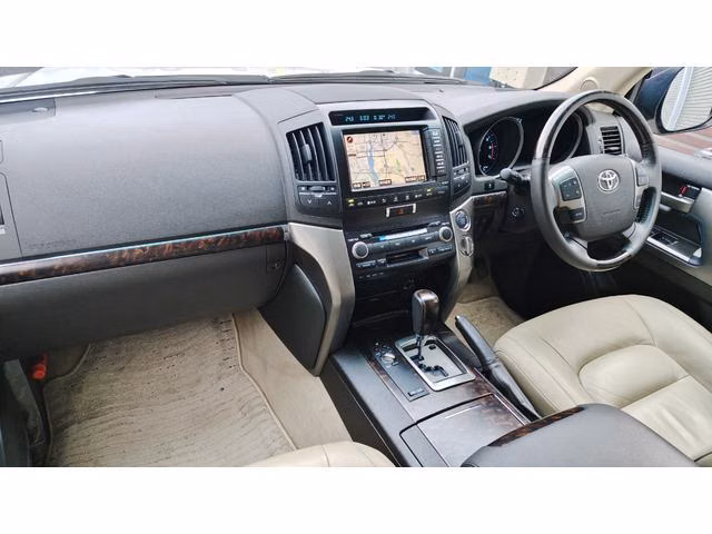 TOYOTA LAND CRUISER