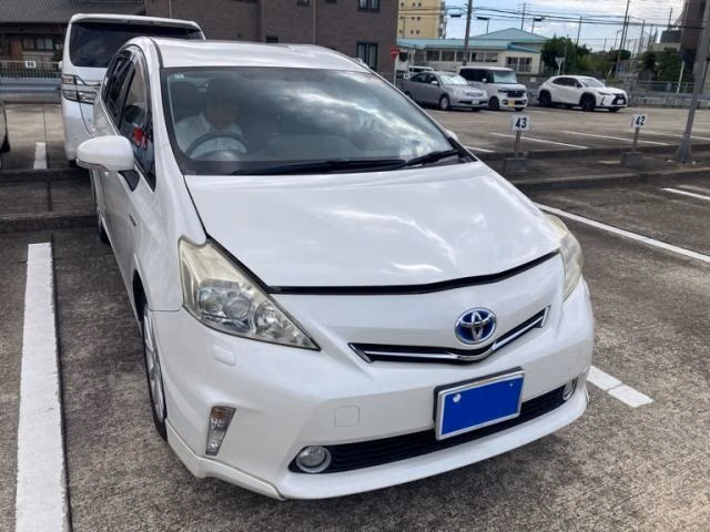 TOYOTA PRIUS ALPHA
