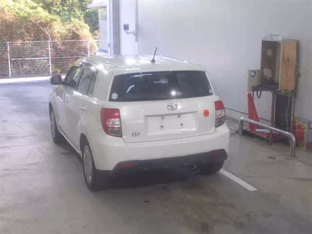 TOYOTA IST