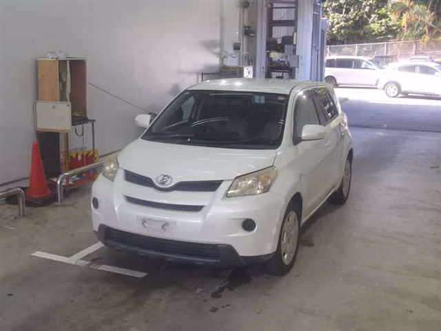 TOYOTA IST
