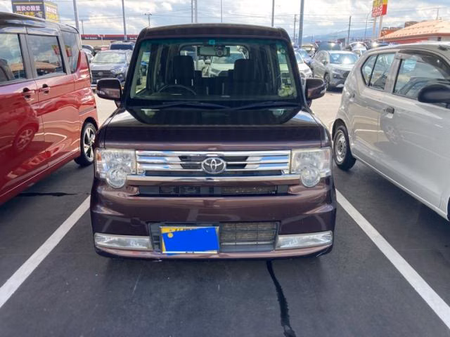 TOYOTA PIXIS SPACE