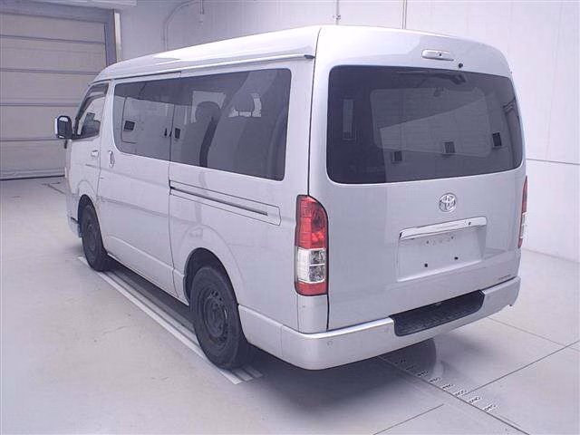 TOYOTA REGIUS ACE