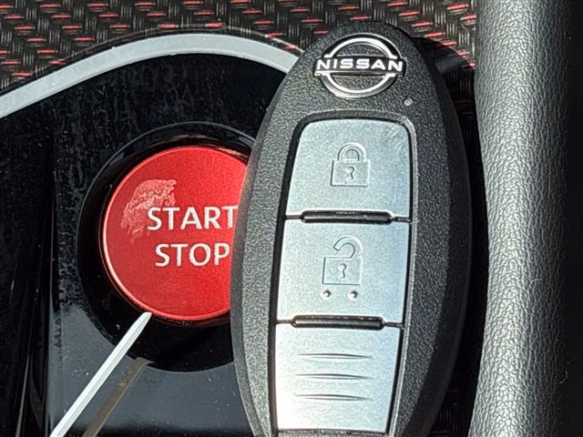 NISSAN AURA