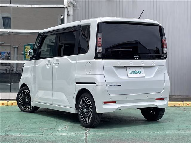 NISSAN ROOX