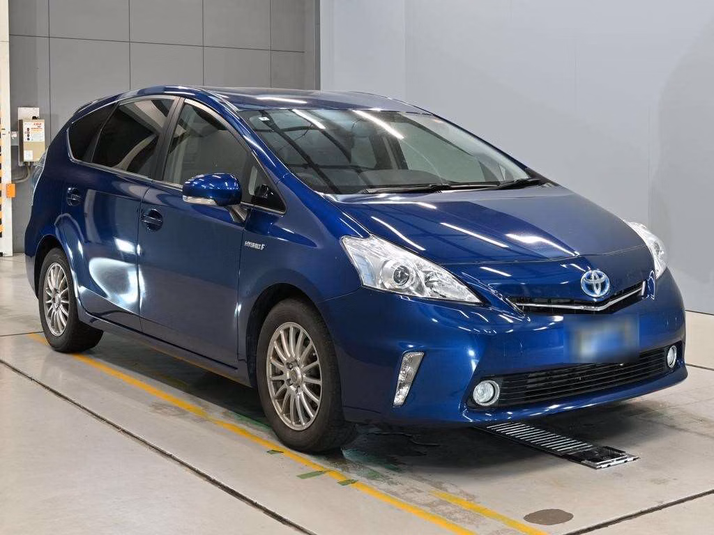 TOYOTA PRIUS ALPHA