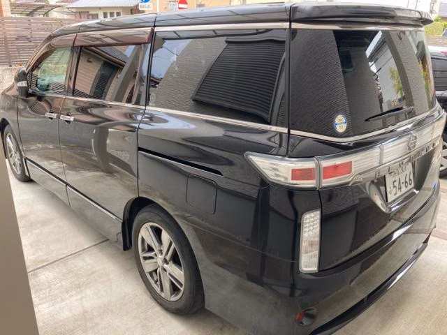 NISSAN ELGRAND