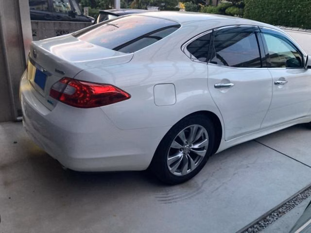 NISSAN FUGA