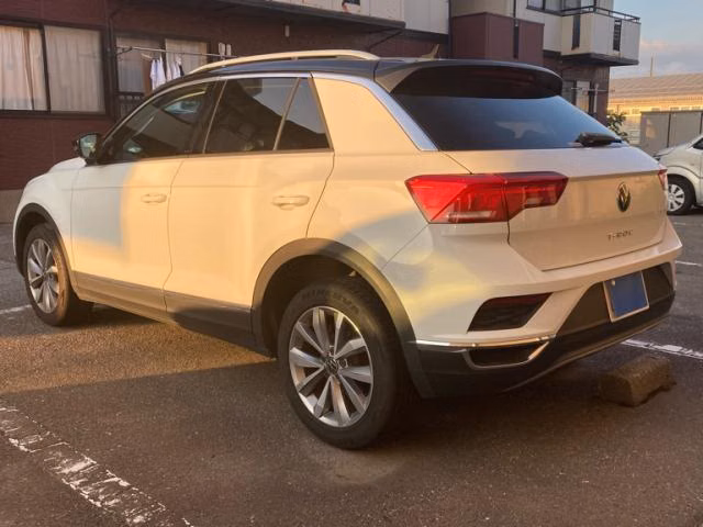 VOLKSWAGEN T-ROC