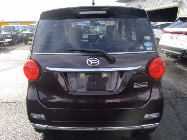 DAIHATSU CAST