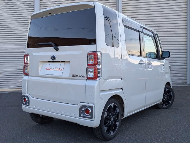 DAIHATSU WAKE