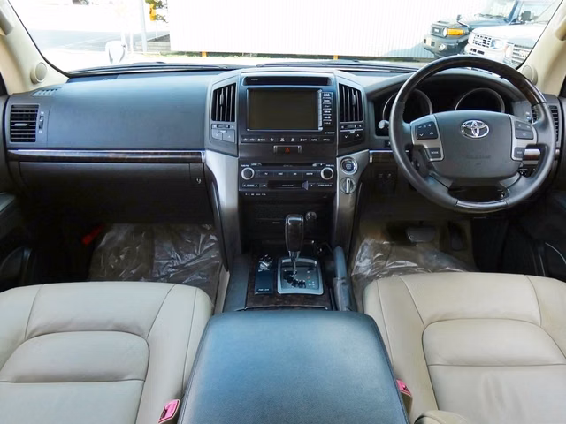 TOYOTA LAND CRUISER