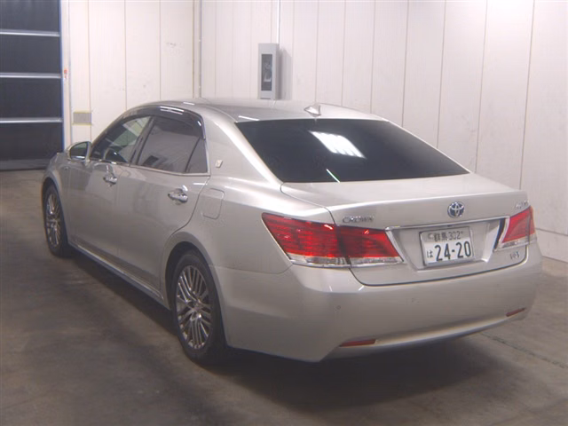 TOYOTA CROWN MAJESTA