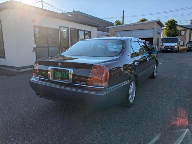 TOYOTA CROWN MAJESTA