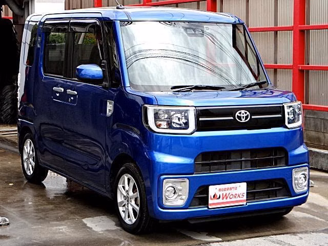 TOYOTA PIXIS MEGA