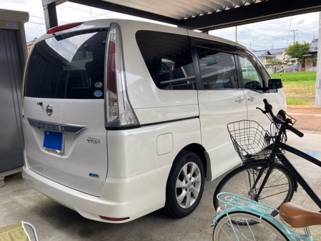 NISSAN SERENA