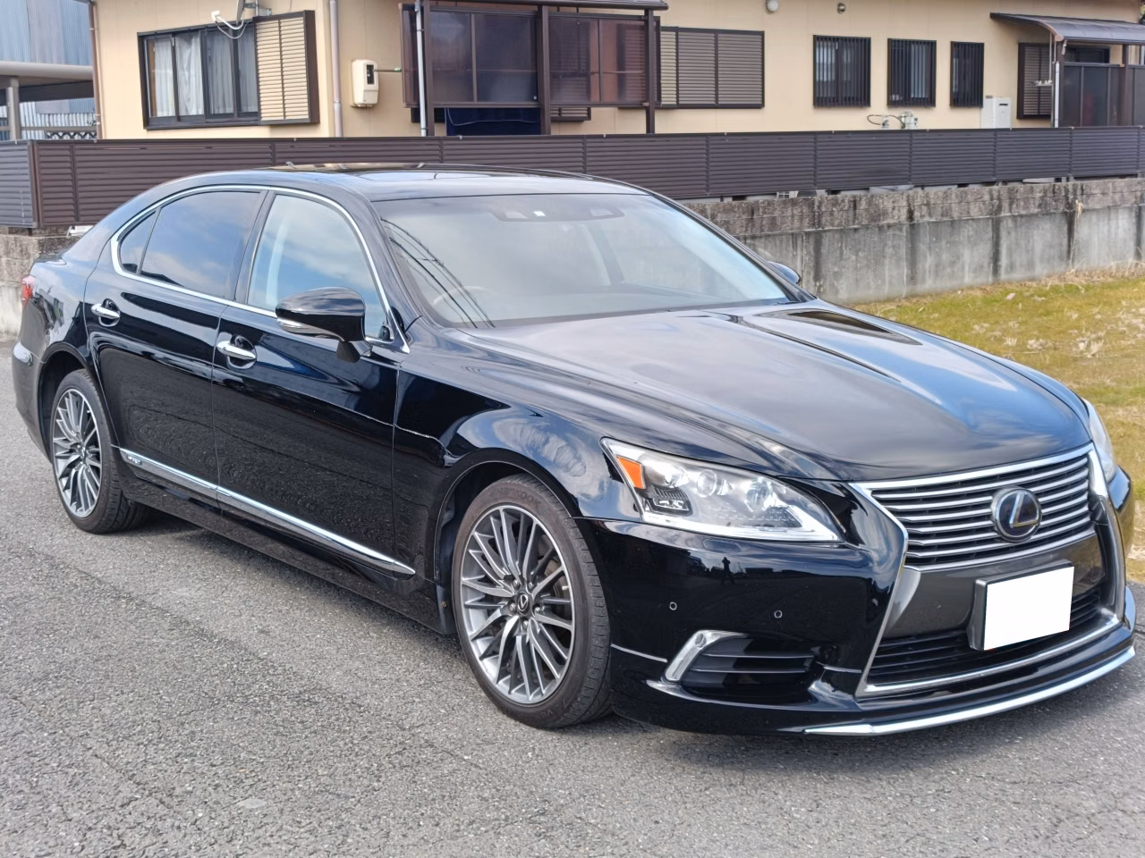 LEXUS LS600H