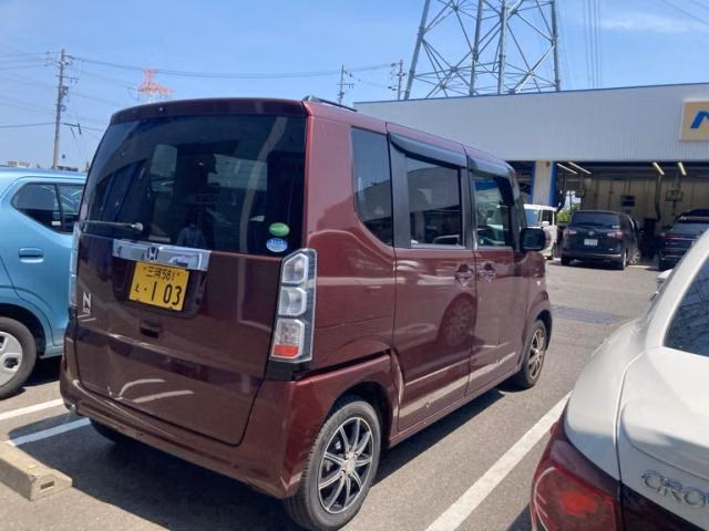 HONDA N-BOX