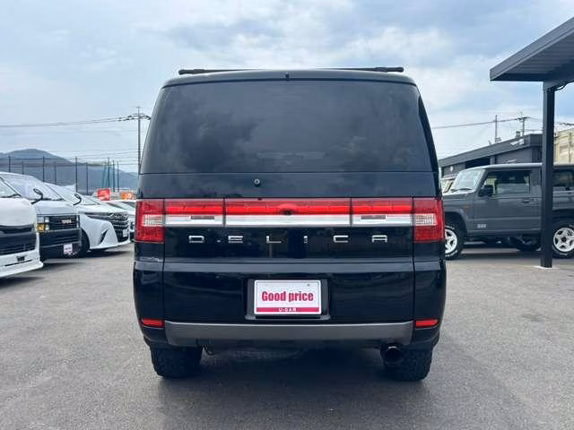 MITSUBISHI DELICA D:5