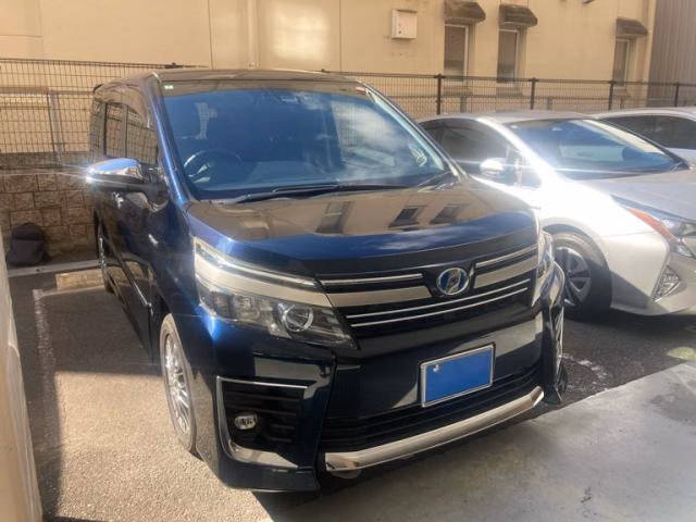 TOYOTA VOXY
