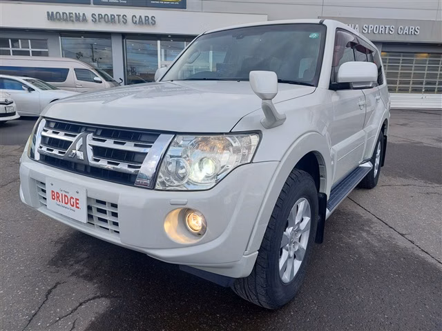 MITSUBISHI PAJERO