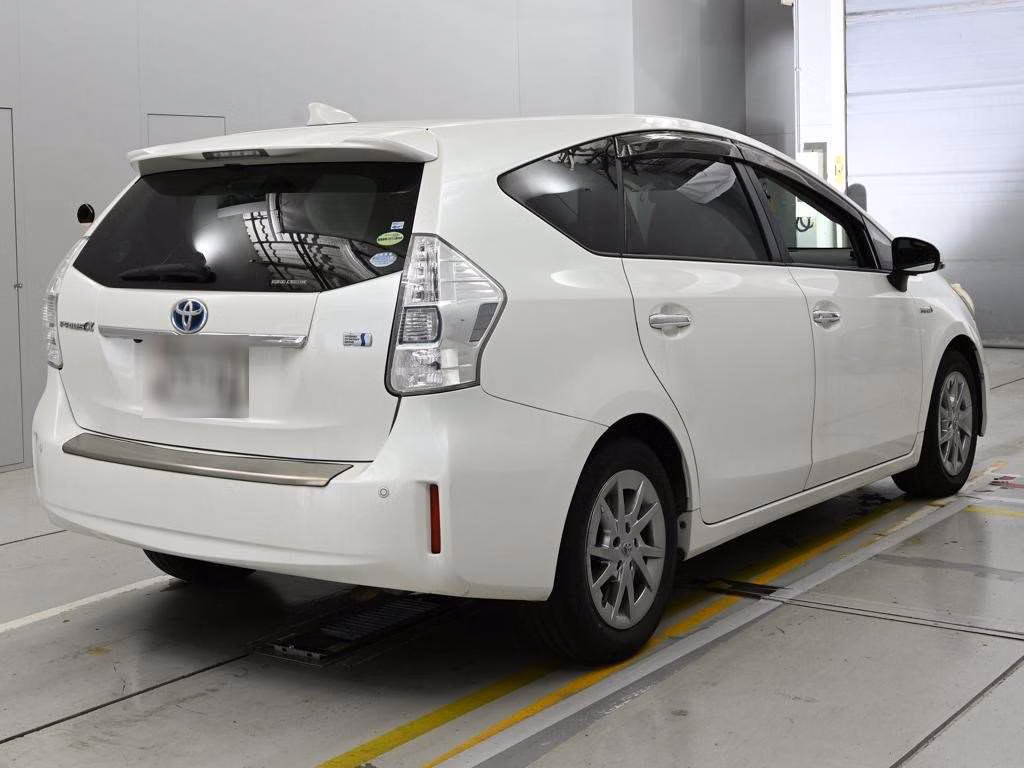 TOYOTA PRIUS ALPHA