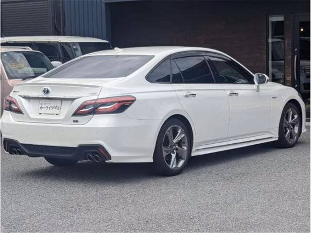 TOYOTA CROWN