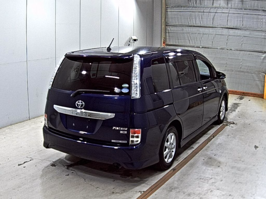 TOYOTA ISIS