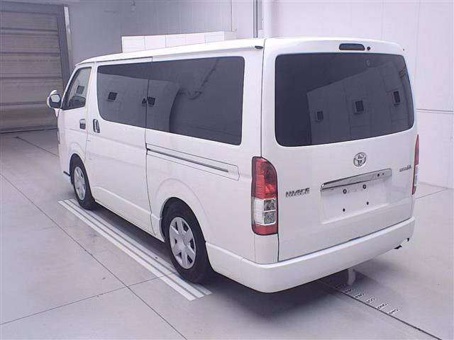 TOYOTA REGIUS ACE