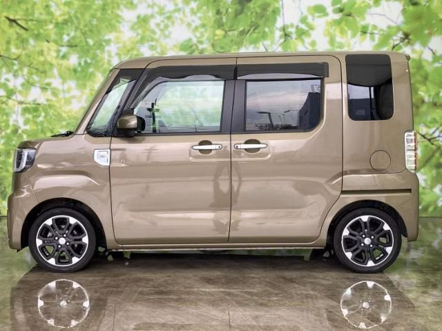 DAIHATSU WAKE