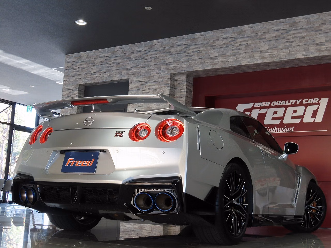 NISSAN GT-R