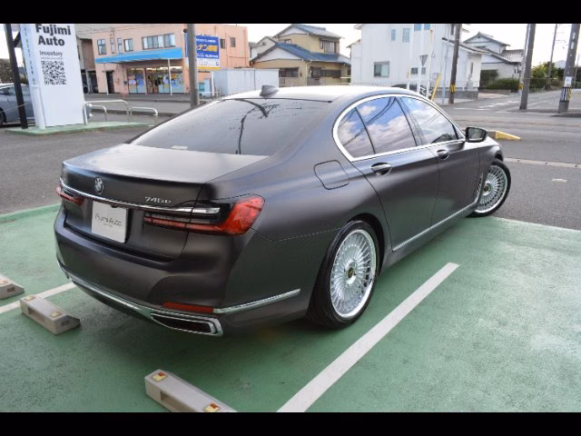 BMW 7-SERIES