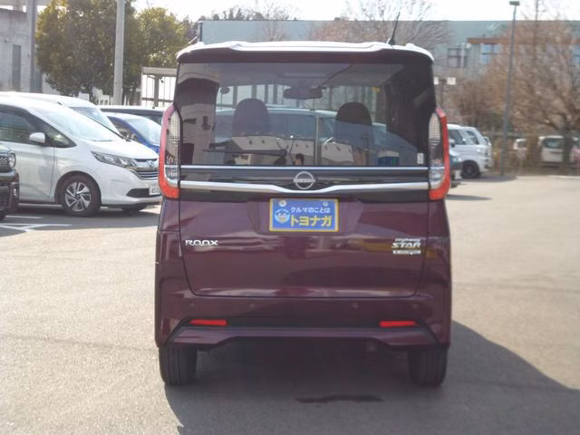 NISSAN ROOX