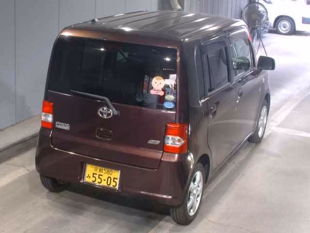TOYOTA PIXIS SPACE