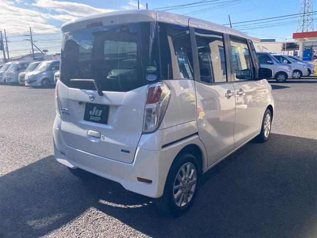 NISSAN DAYZ ROOX