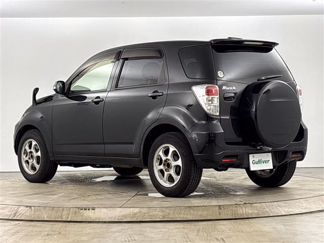 TOYOTA RUSH