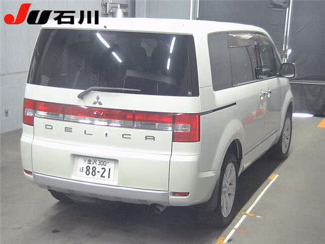 MITSUBISHI DELICA D:5
