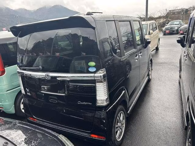 HONDA N-BOX