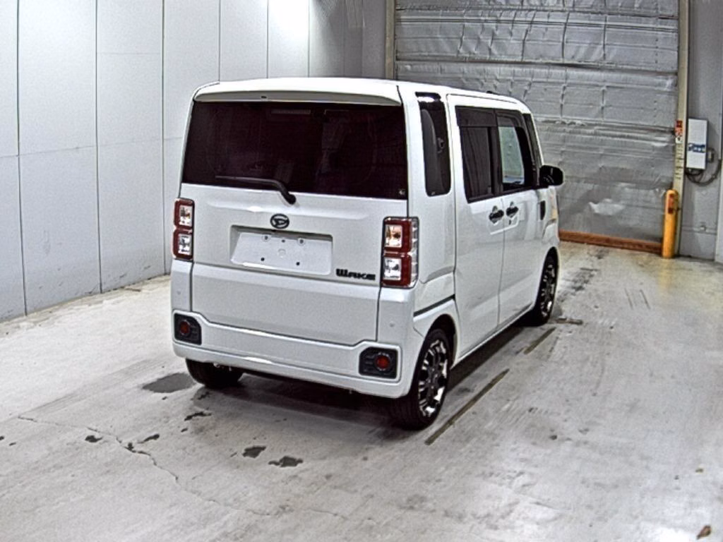 DAIHATSU WAKE